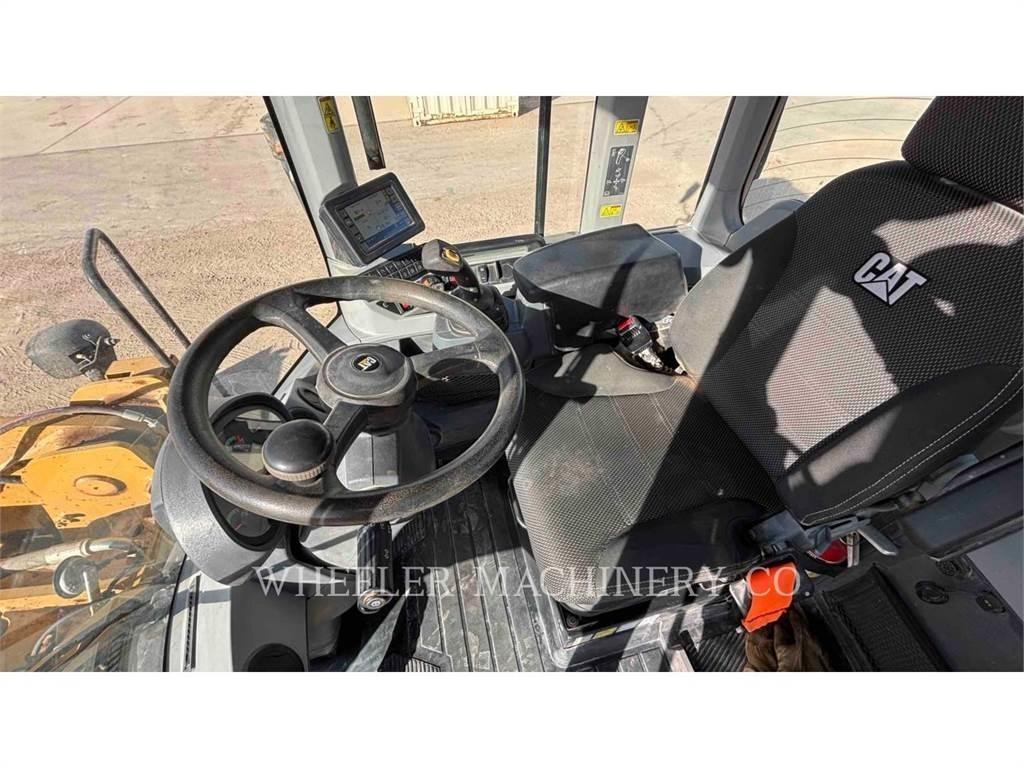 CAT 938M QC Kolesové nakladače
