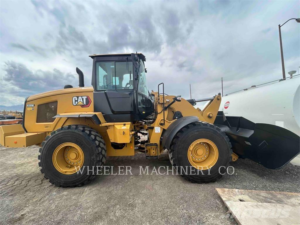 CAT 938M QC 3V Kolesové nakladače