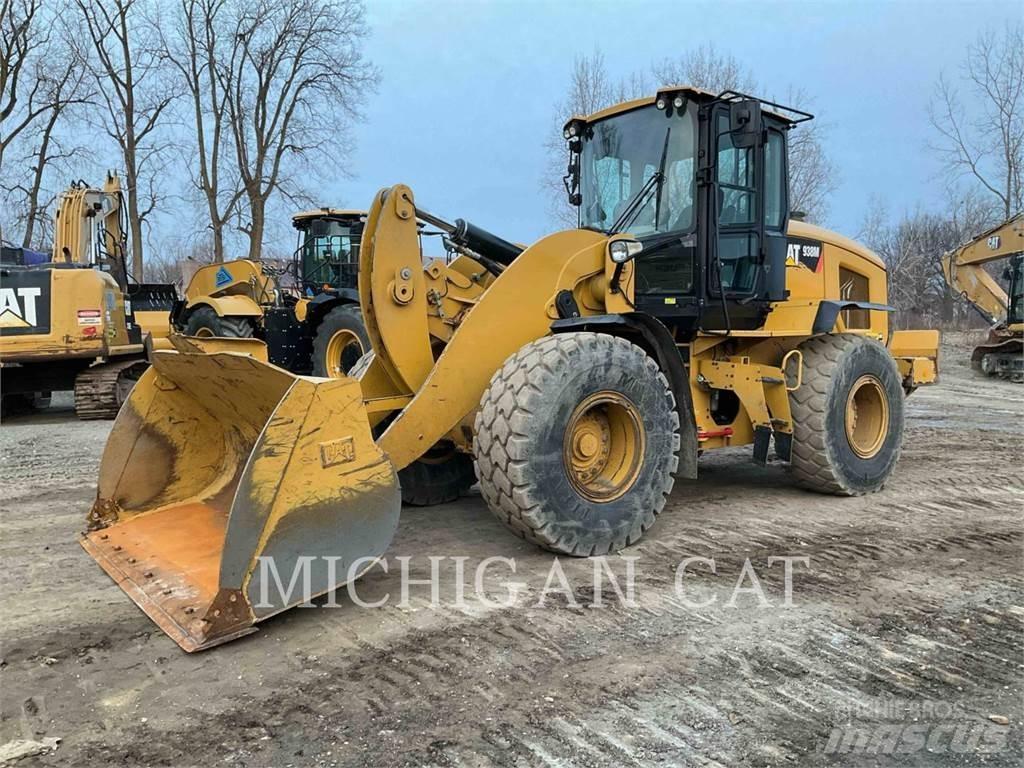 CAT 938M R+ Kolesové nakladače