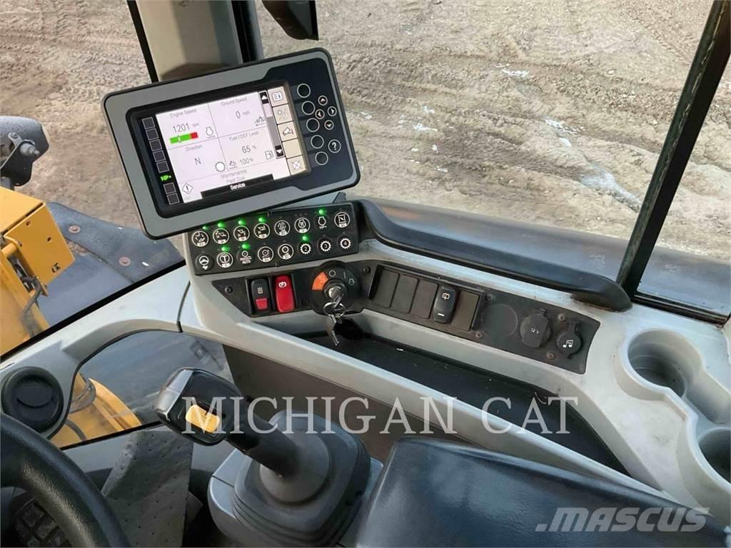 CAT 938M R+ Kolesové nakladače