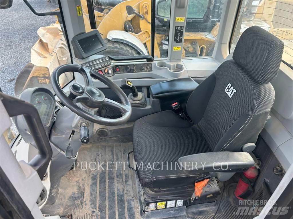 CAT 938M3V28QC Kolesové nakladače