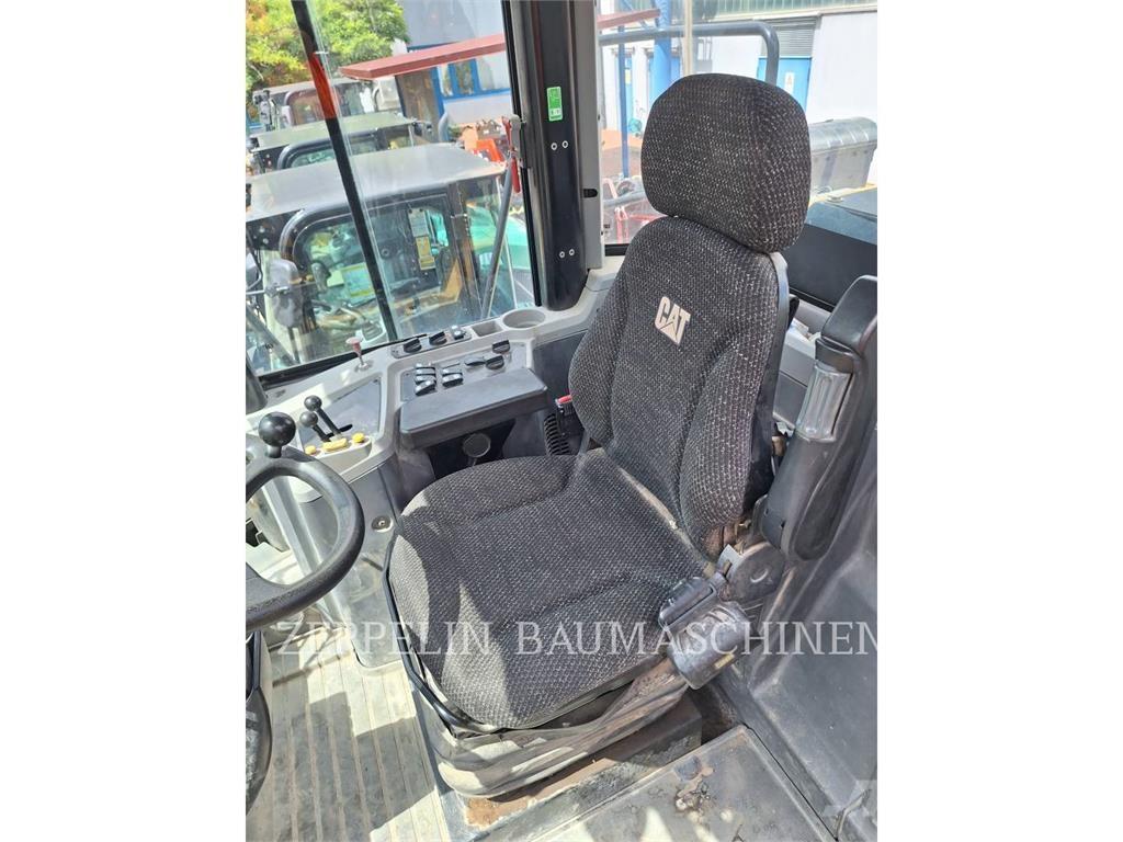 CAT 950GC Kolesové nakladače