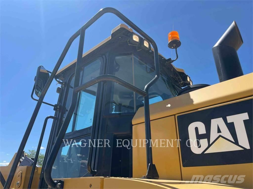CAT 950GC Kolesové nakladače