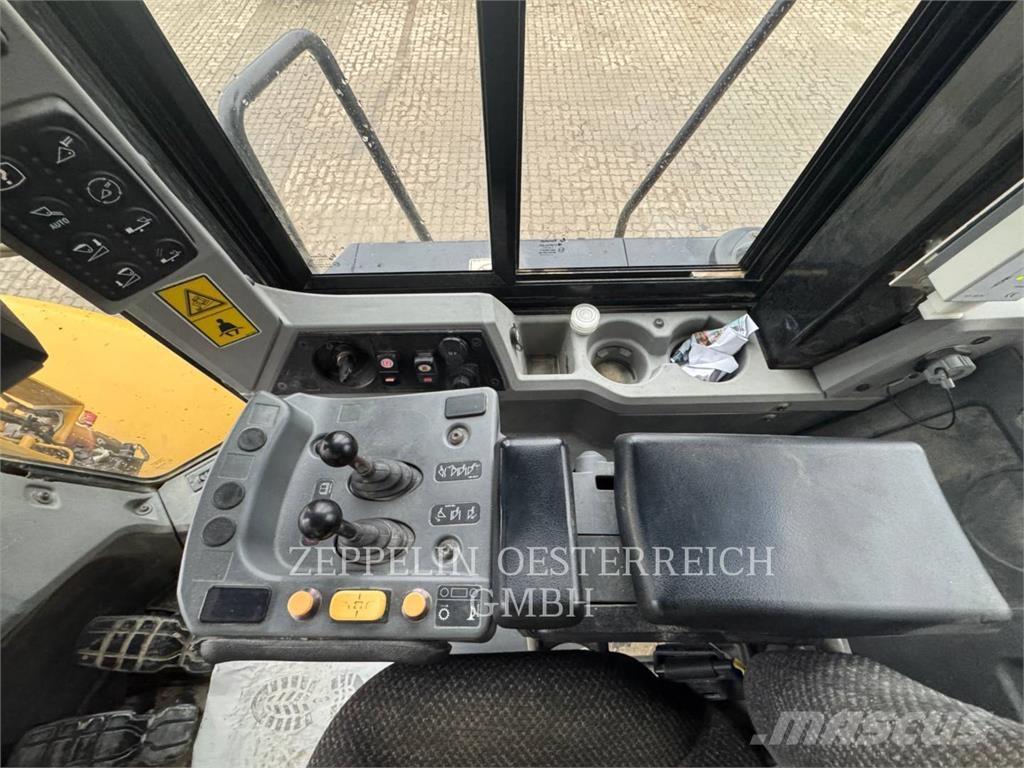 CAT 950K Kolesové nakladače