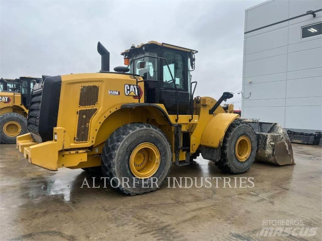CAT 950M Kolesové nakladače