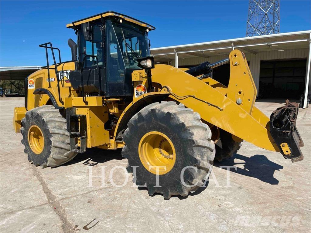 CAT 950M Kolesové nakladače