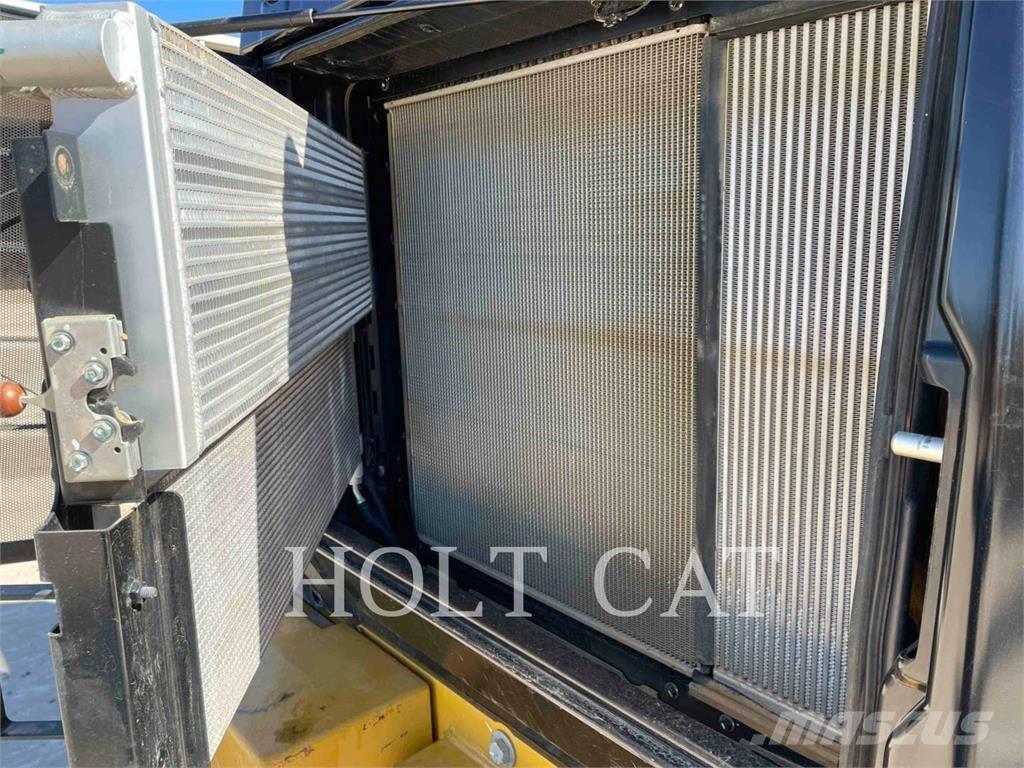 CAT 950M Kolesové nakladače