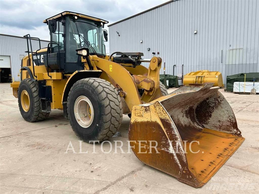 CAT 950M Kolesové nakladače