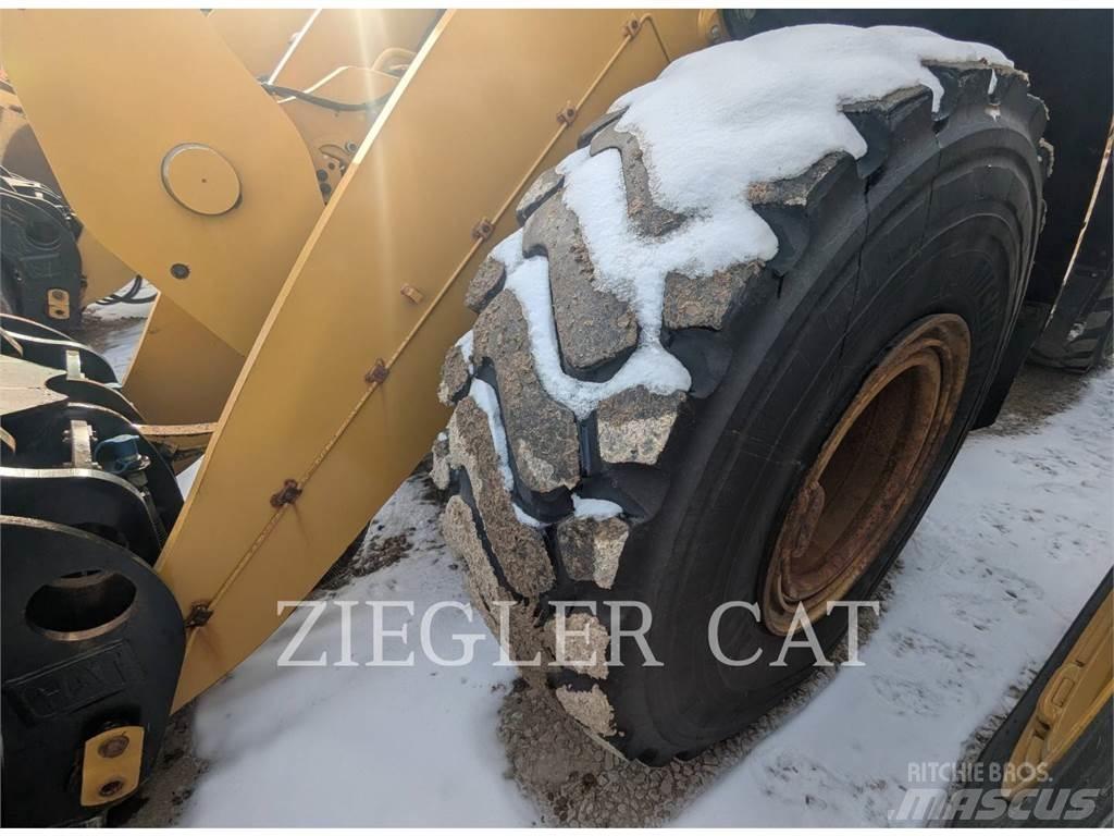 CAT 950M Kolesové nakladače