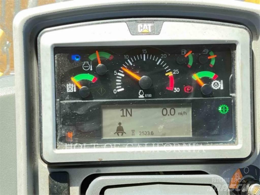 CAT 950M Kolesové nakladače