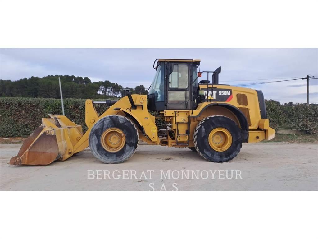 CAT 950M Kolesové nakladače