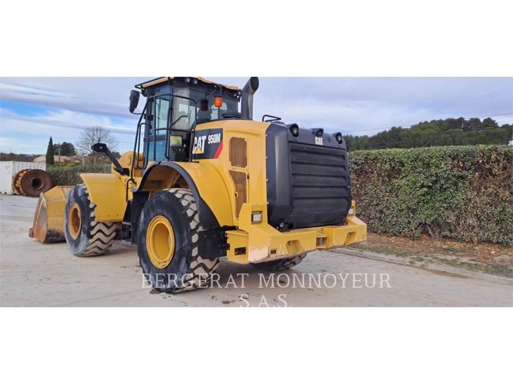 CAT 950M Kolesové nakladače
