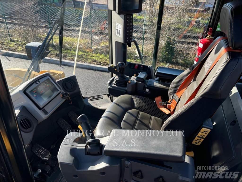 CAT 950M Kolesové nakladače