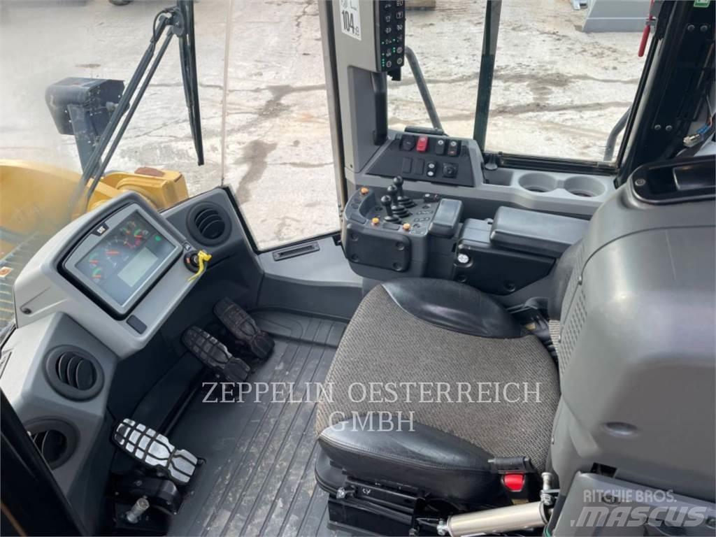 CAT 950M Kolesové nakladače