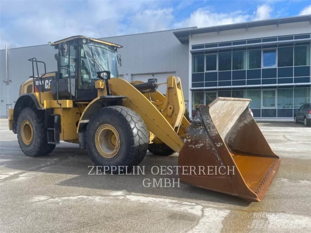CAT 950M Kolesové nakladače