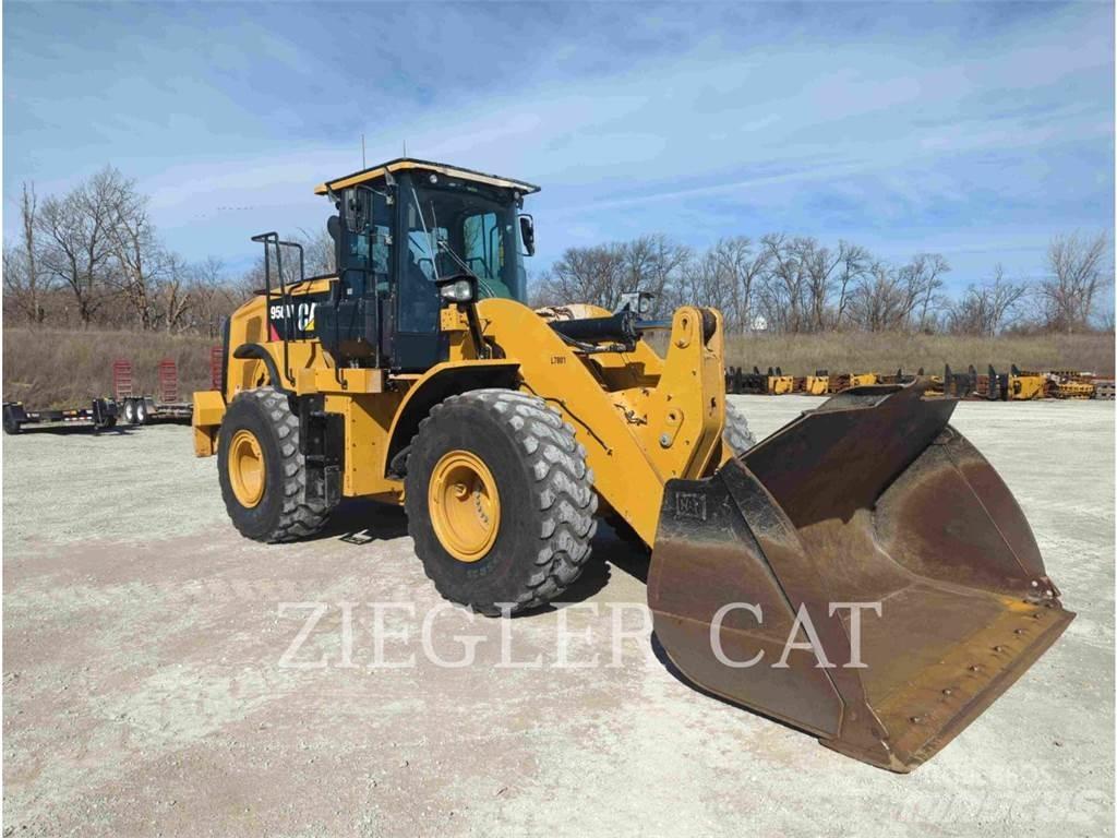 CAT 950M Kolesové nakladače