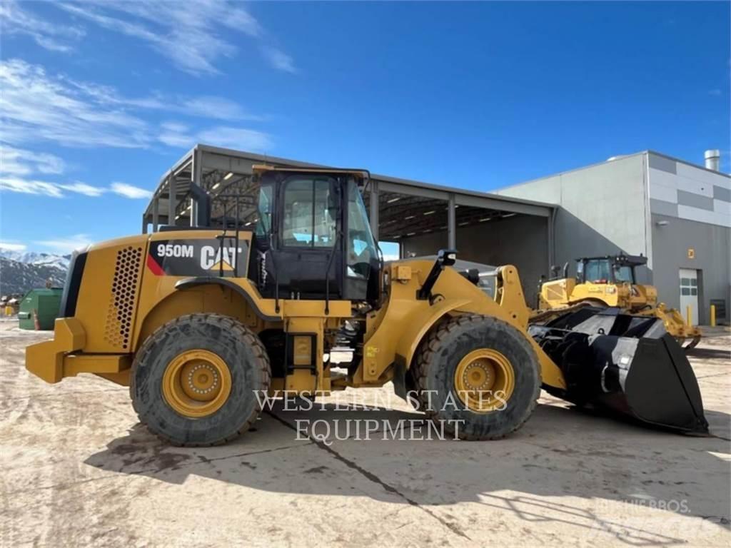 CAT 950M Kolesové nakladače