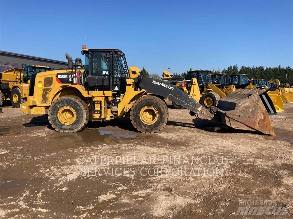 CAT 950M Kolesové nakladače