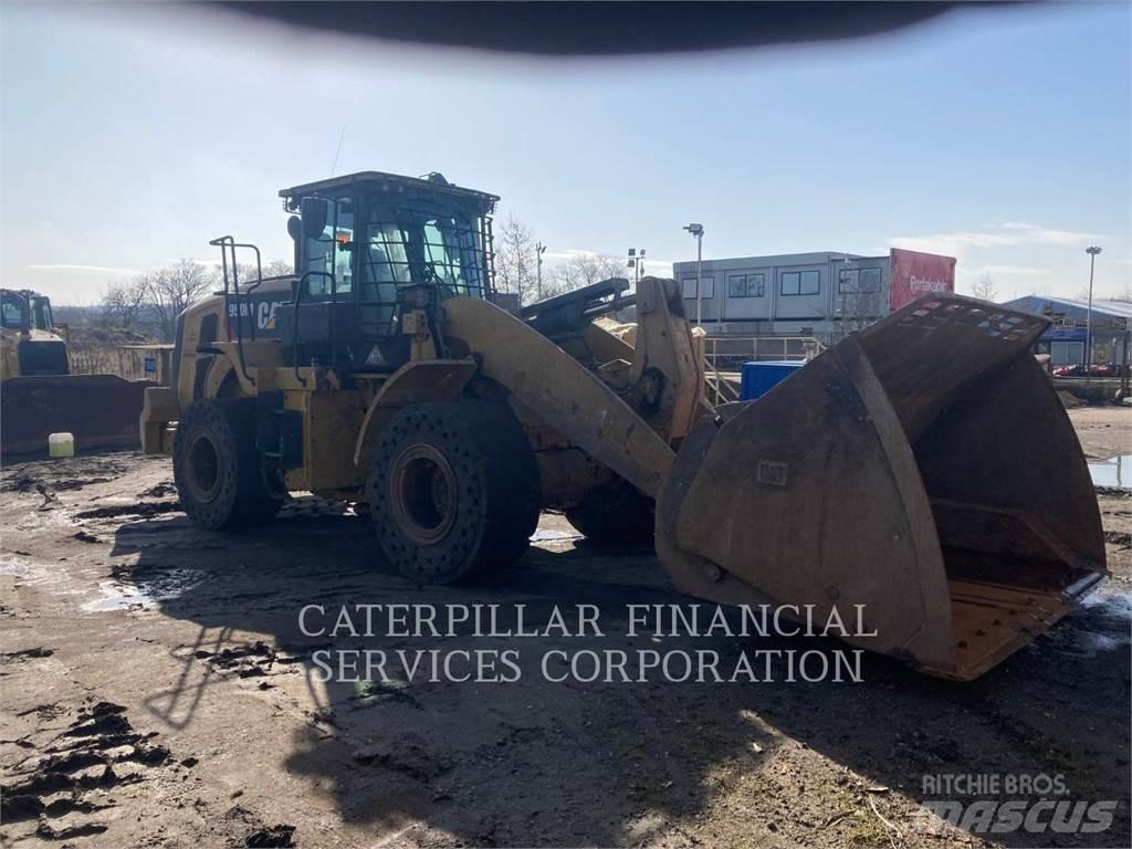 CAT 950M Kolesové nakladače