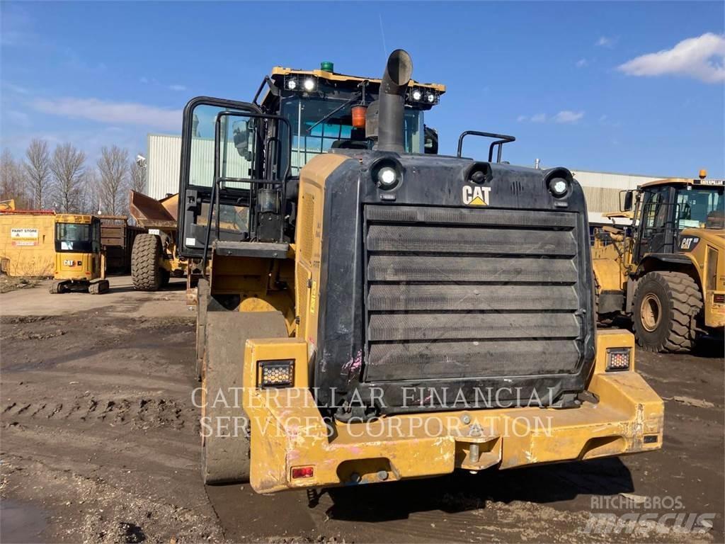 CAT 950M Kolesové nakladače