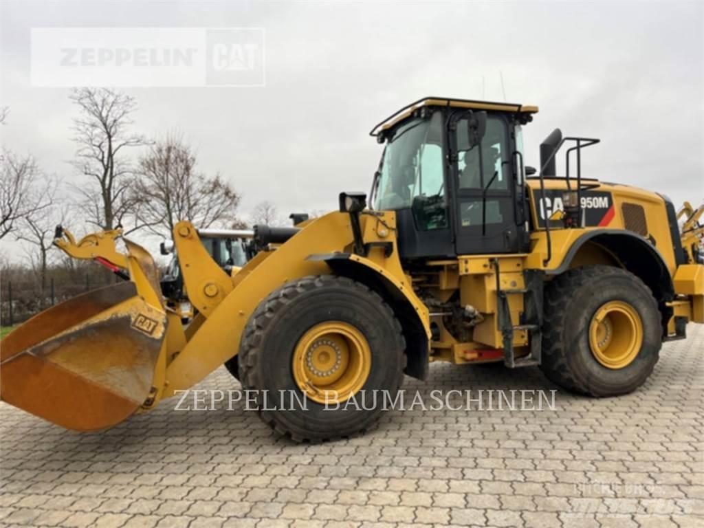 CAT 950M Kolesové nakladače