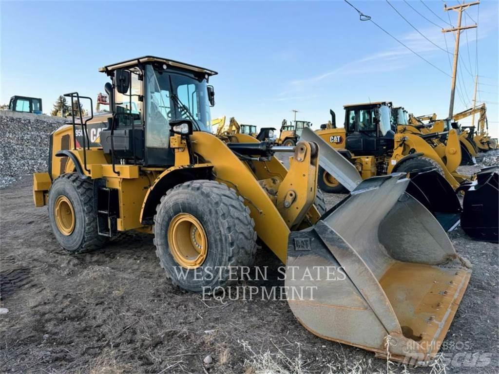 CAT 950M Kolesové nakladače