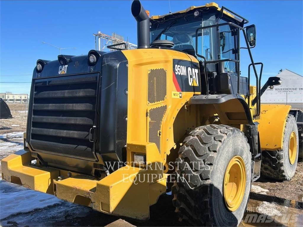CAT 950M Kolesové nakladače