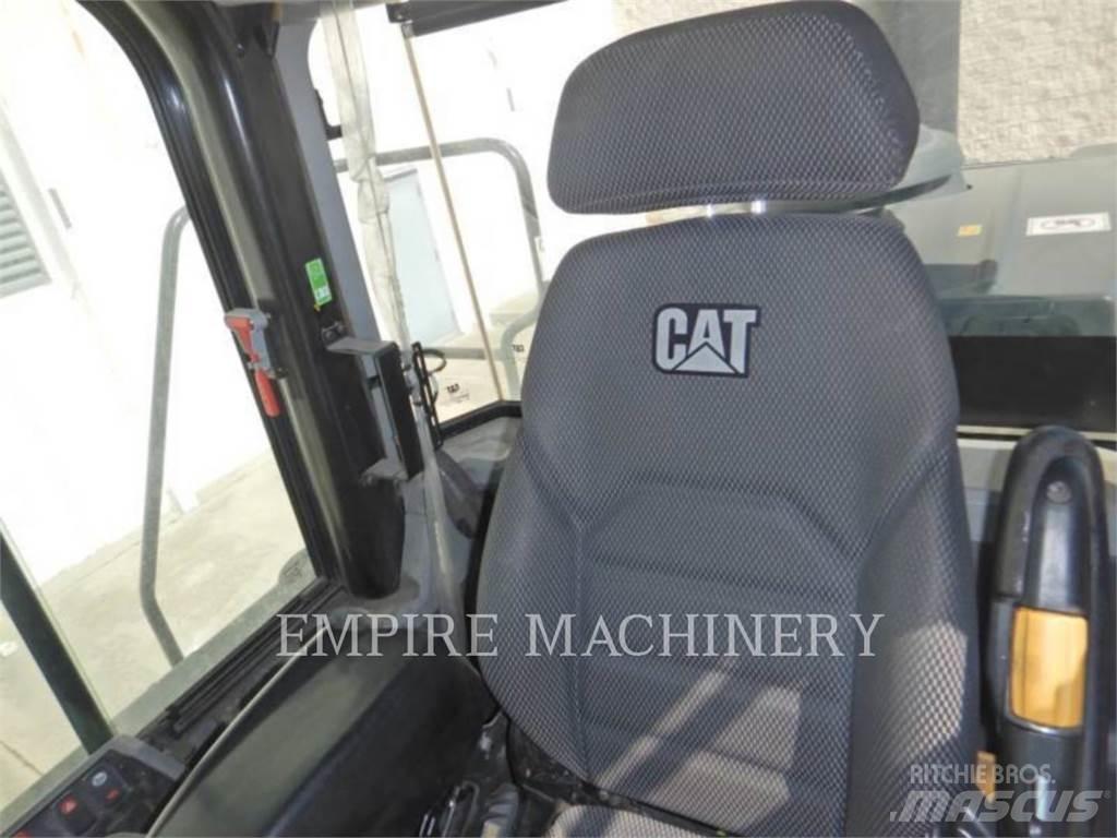 CAT 950M Kolesové nakladače