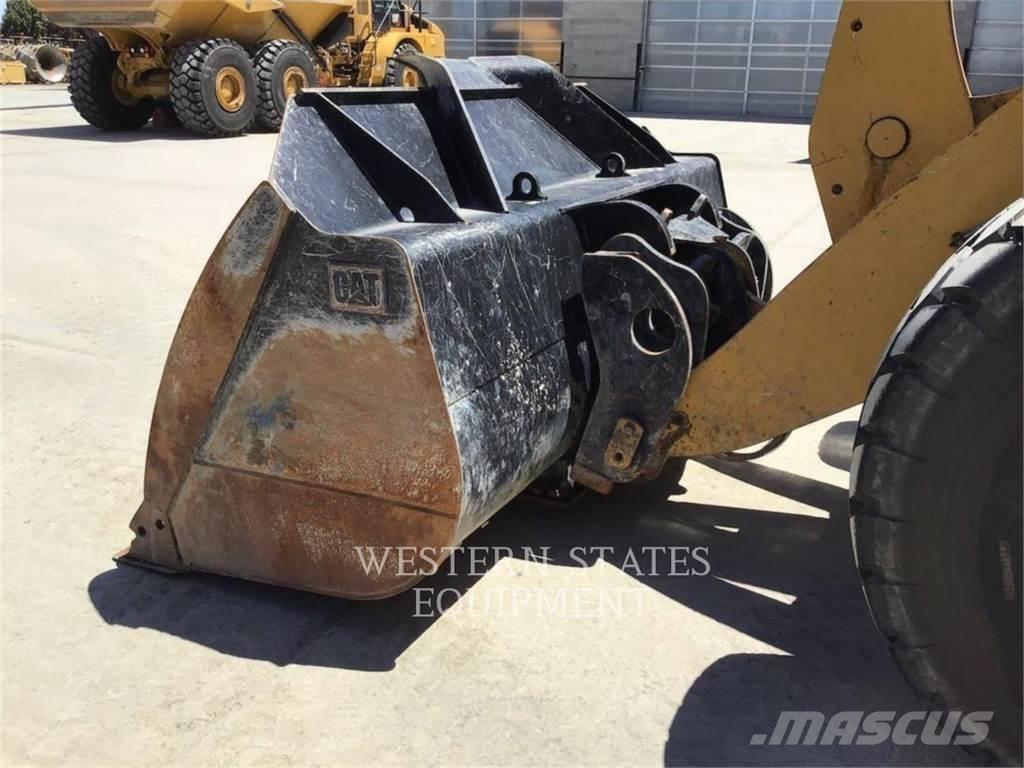 CAT 950M Kolesové nakladače