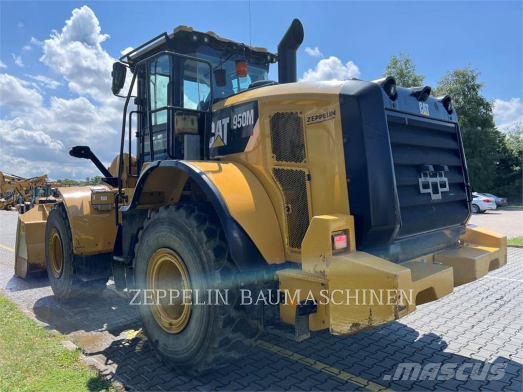 CAT 950M Kolesové nakladače