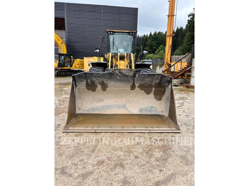CAT 950M Kolesové nakladače