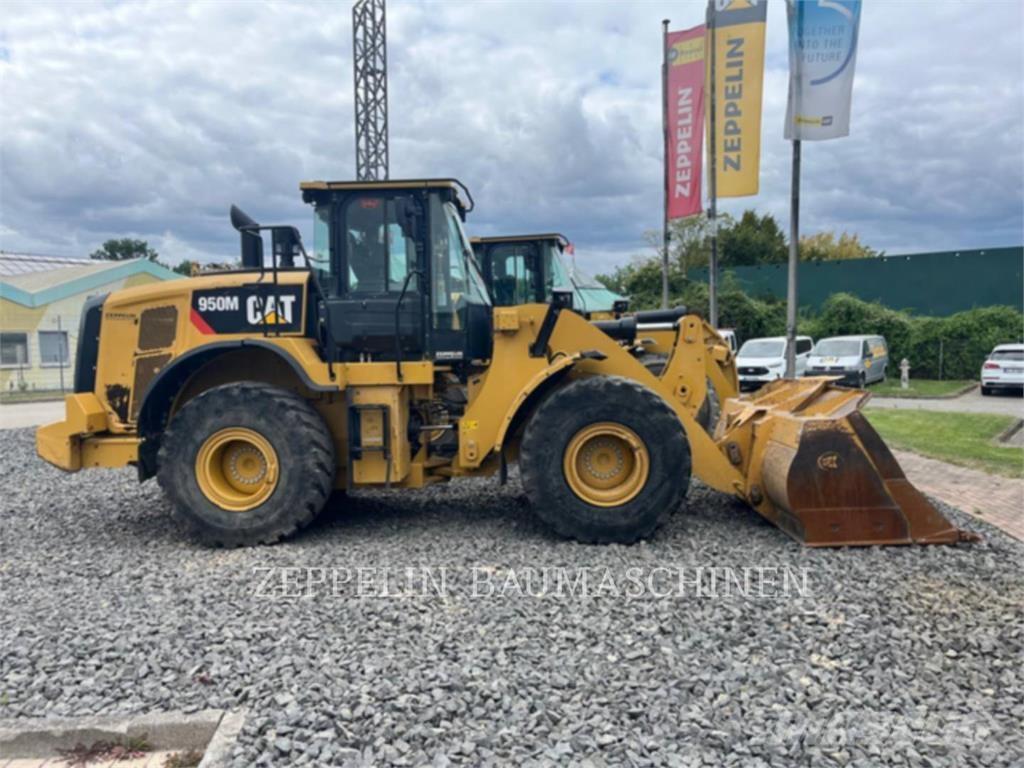 CAT 950M Kolesové nakladače