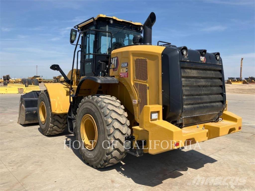 CAT 950M Kolesové nakladače