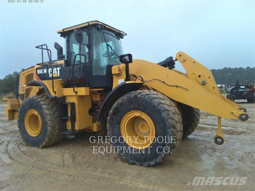CAT 950M Kolesové nakladače