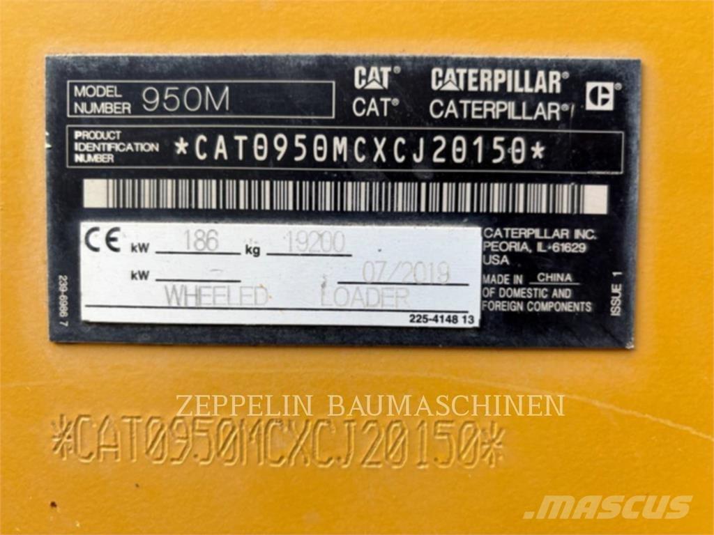 CAT 950M Kolesové nakladače