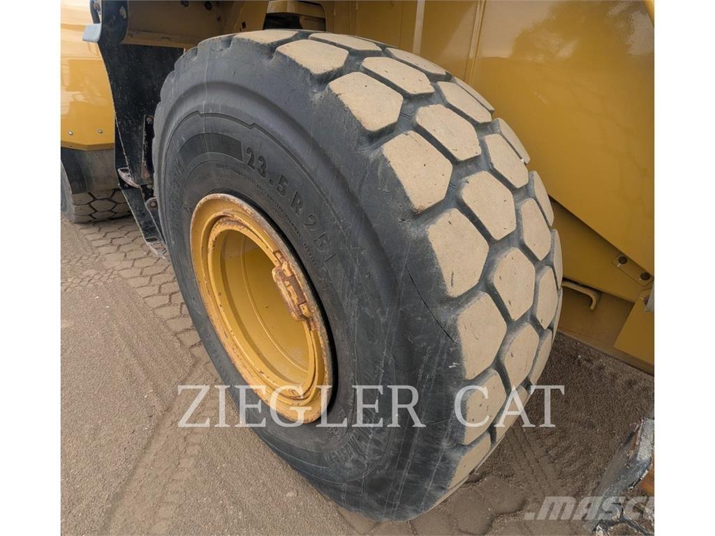 CAT 950M Kolesové nakladače