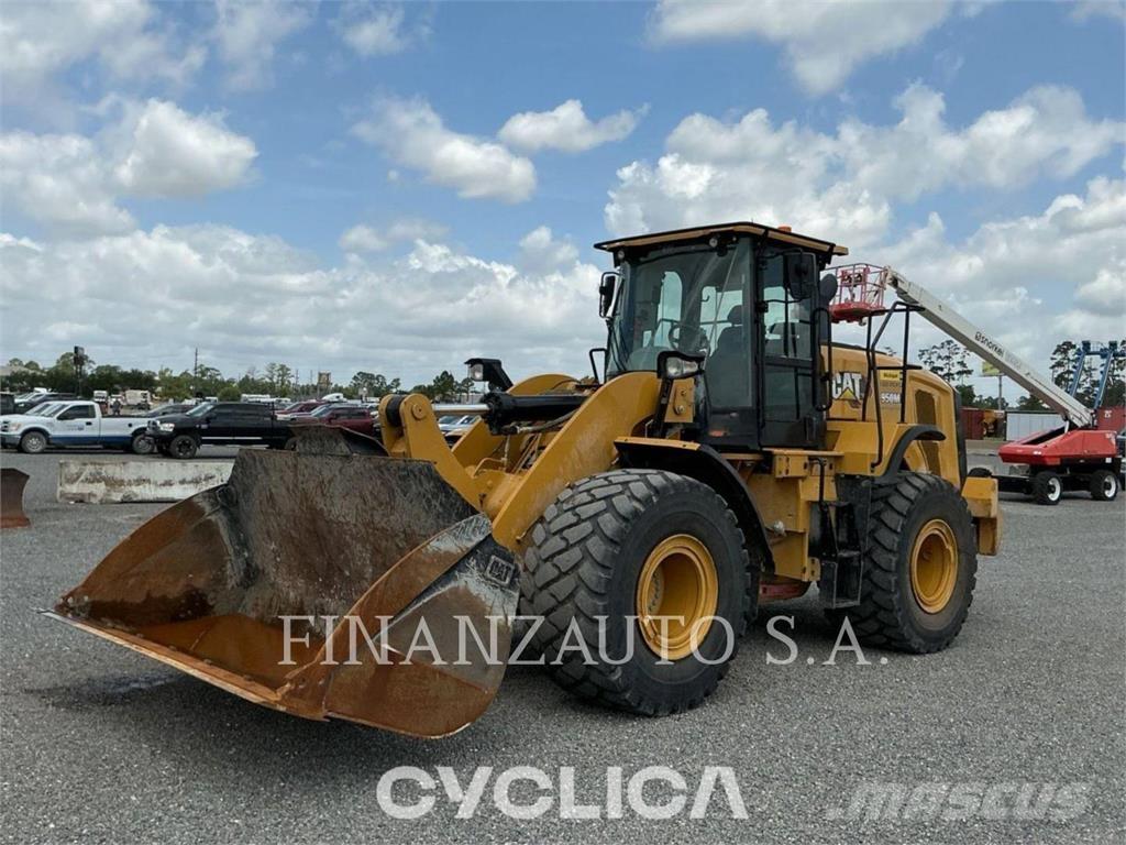 CAT 950M Kolesové nakladače