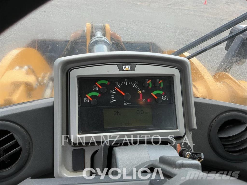 CAT 950M Kolesové nakladače