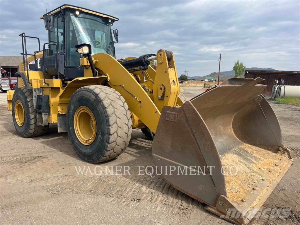 CAT 950M Kolesové nakladače