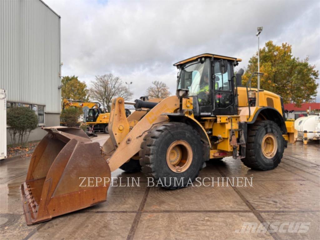 CAT 950M Kolesové nakladače