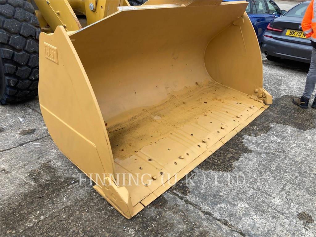 CAT 950M Kolesové nakladače