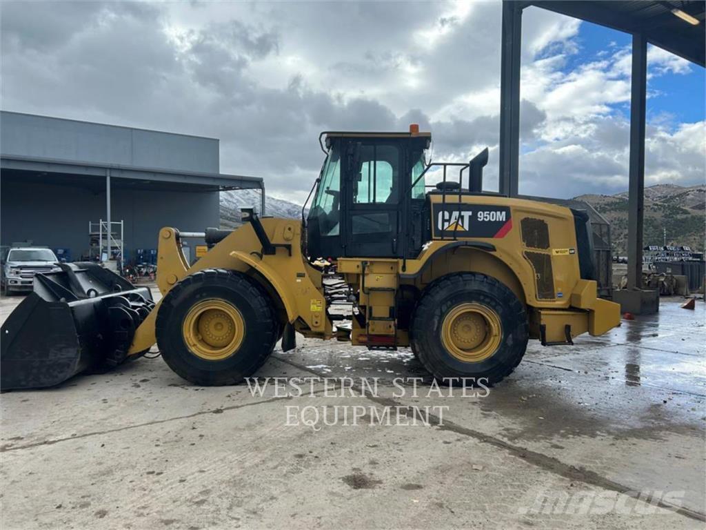 CAT 950M Kolesové nakladače