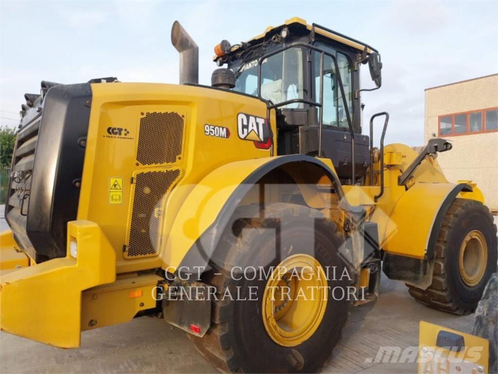 CAT 950M Kolesové nakladače