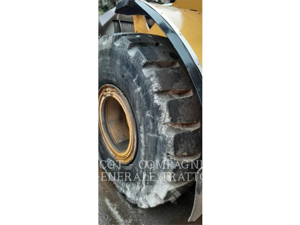 CAT 950M Kolesové nakladače