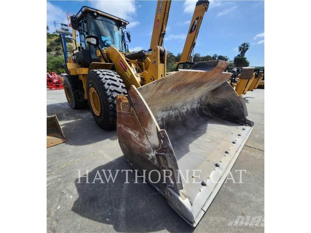 CAT 950M Kolesové nakladače