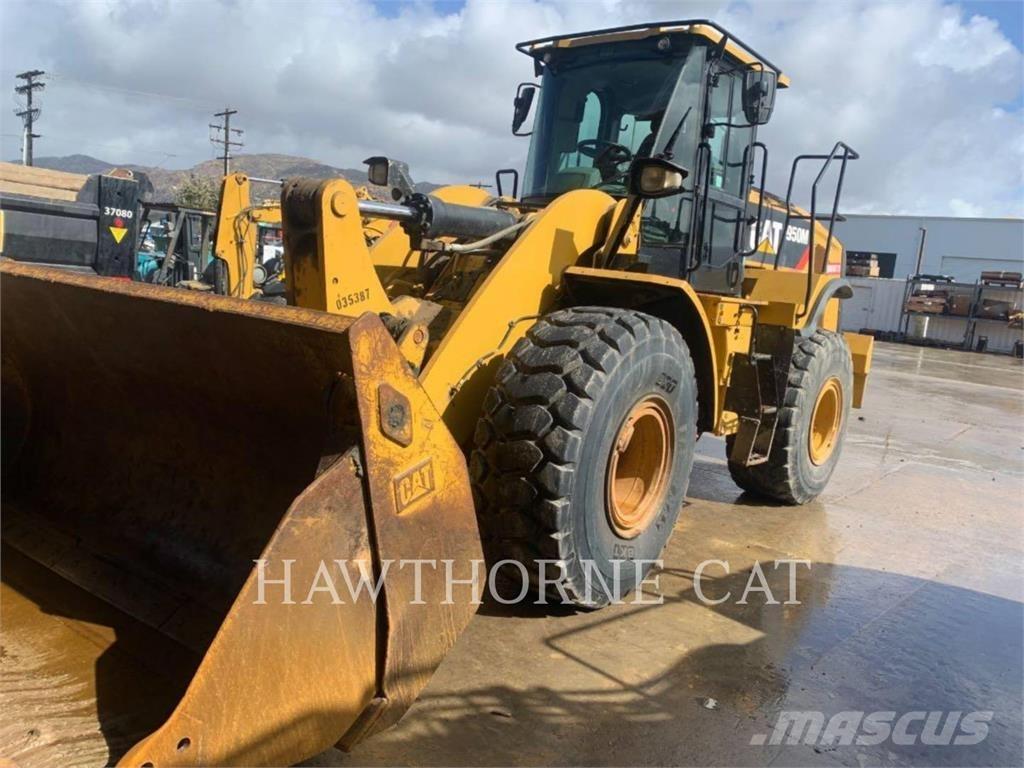 CAT 950M Kolesové nakladače