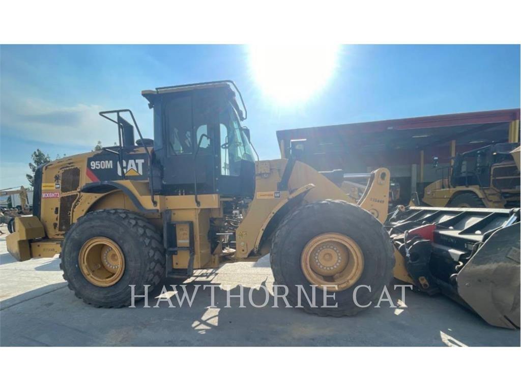 CAT 950M Kolesové nakladače