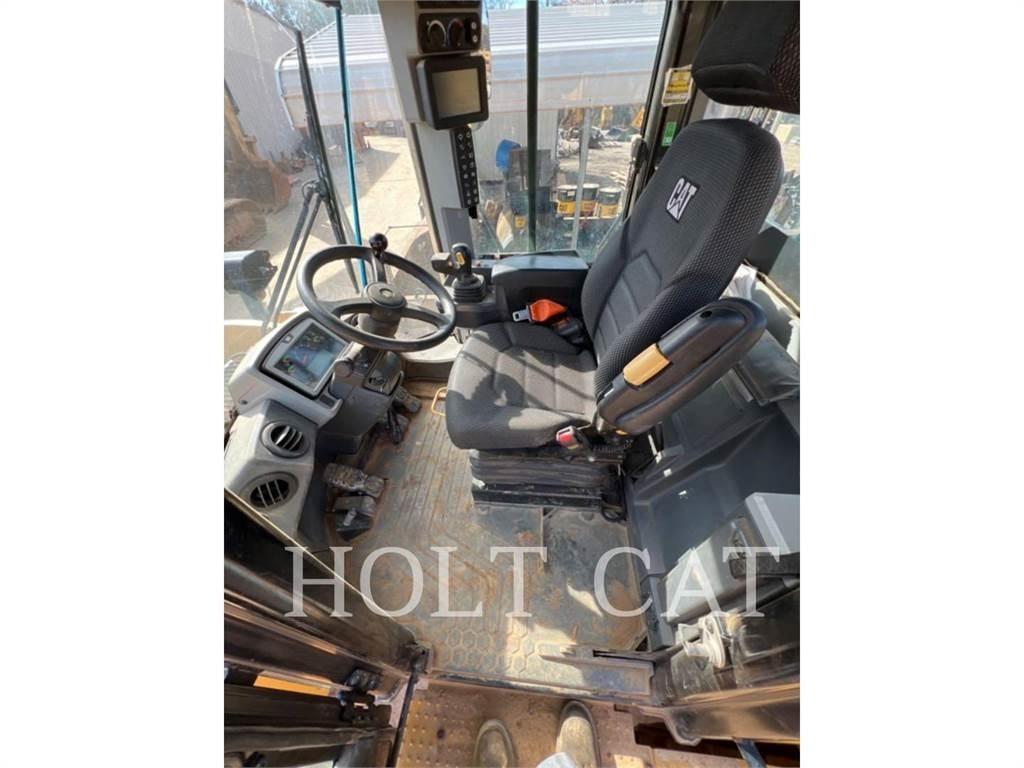 CAT 950M QC Kolesové nakladače