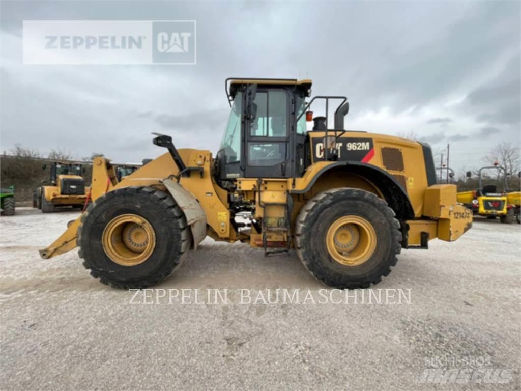 CAT 962M Kolesové nakladače