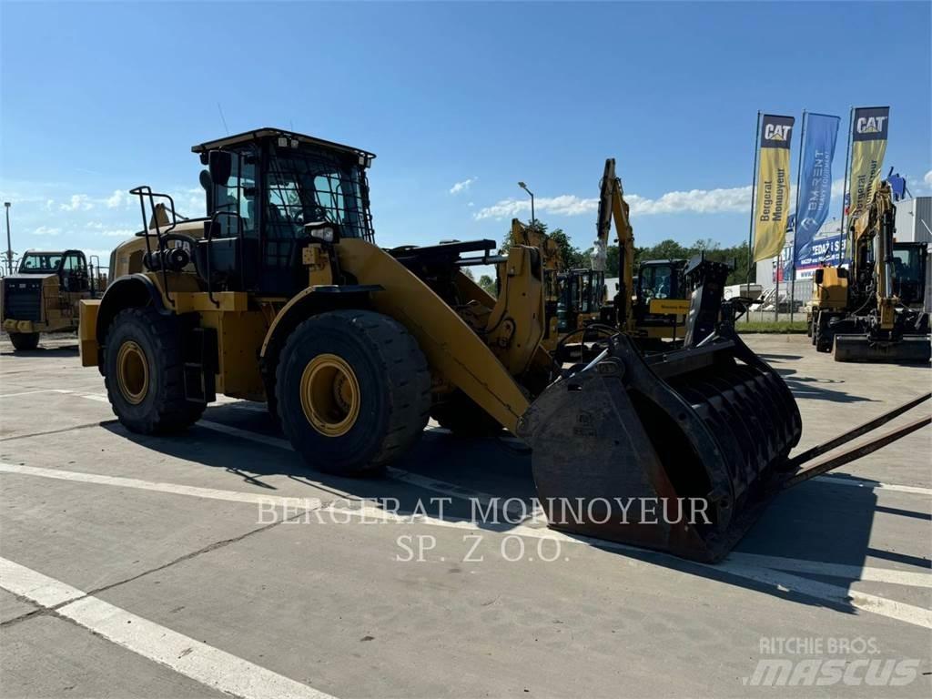 CAT 962M Kolesové nakladače